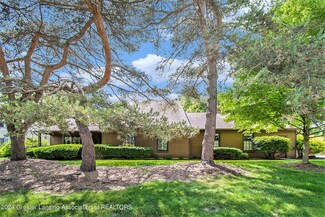 1837 Foxcroft Rd, East Lansing, MI 48823