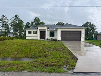 3211 41st St W, Lehigh Acres, FL 33971