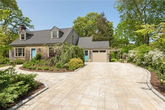 39 Salisbury Rd, Barrington, RI 02806