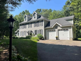 4 Felicia Dr, Newton, NH 03858