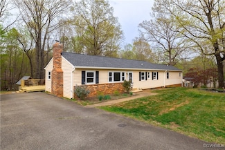 2118 Chestnut Oaks Rd, Powhatan, VA 23139