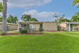 1124 Helen Dr, Deer Park, TX 77536