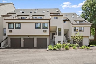 79 Harbor Dr Unit 320, Stamford, CT 06902