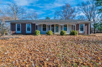 4430 Tanglebrook Dr, Florissant, MO 63033