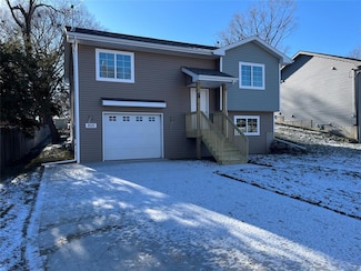 1515 E Glenwood Dr, Des Moines, IA 50320