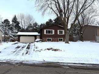 3532 Rolling View Dr, Saint Paul, MN 55110
