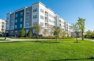 2 Stratton Dr Unit 405, Woburn, MA 01801