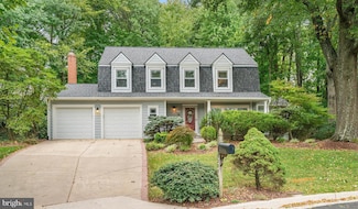 6285 Gentle Ln, Alexandria, VA 22310