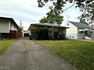 15909 Bryce Ave, Cleveland, OH 44128