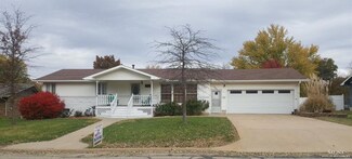 303 E 11th St, Ellsworth, KS 67439