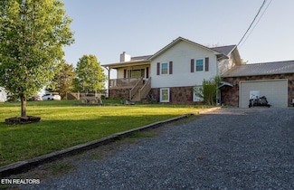 1415 Windsor Dr, Dandridge, TN 37725