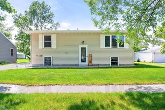 317 1st St NW, Hillsboro, ND 58045