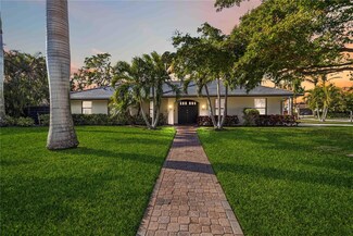 600 Owl Way, Sarasota, FL 34236
