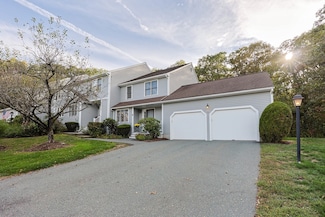 16 Lombardi Cir, Milford, MA 01757