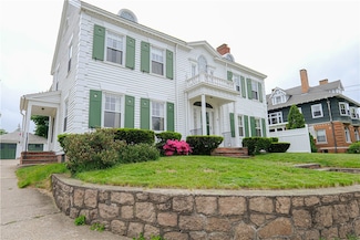 36 Underwood St, Pawtucket, RI 02860