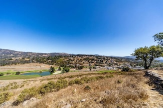 3824 Skyfarm Dr, Santa Rosa, CA 95403