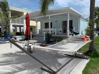 46 Ocean Dr, Key Largo, FL 33037