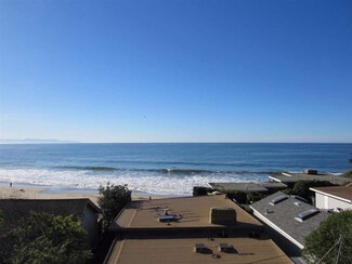 22026 E Cliff Dr, Santa Cruz, CA 95062