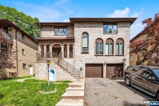 1498 15th St, Fort Lee, NJ 07024