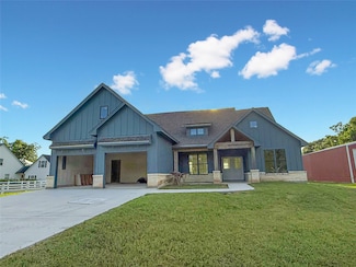 444 Mill Rd, Angleton, TX 77515