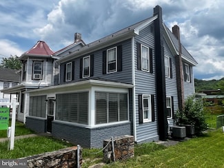 262 N Washington St, Berkeley Springs, WV 25411