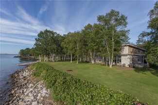 92 W Shore Dr, Diamond Cove, ME 04109