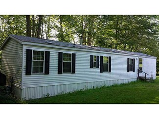 1072 Gardiner Rd, Wiscasset, ME 04578