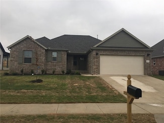 2205 N Elisabeth, Siloam Springs, AR 72761