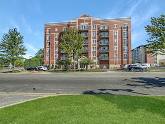 405 S Creekside Dr Unit 402, Palatine, IL 60074