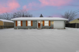 8108 Newfield Dr, Fort Wayne, IN 46815