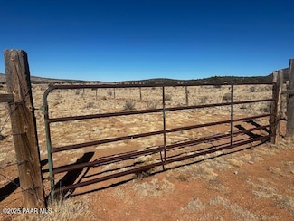 00 SE Double Back Dr, Seligman, AZ 86337
