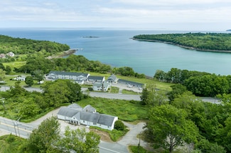 34 Old County Rd, Rockport, ME 04856