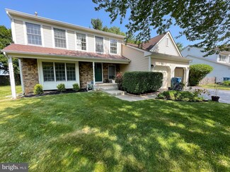 18 Allen Ct, Plainsboro, NJ 08536