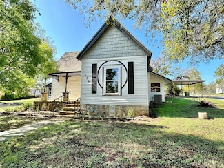 716 N Mesquite St, Hico, TX 76457