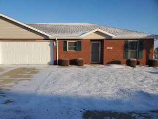 110 Sunset Dr, Winchester, IN 47394