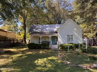 147 Railroad Ave NW, Lilburn, GA 30047