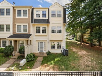 12131 Salemtown Dr, Woodbridge, VA 22192