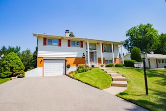 330 Lafayette Ln, Hoffman Estates, IL 60169