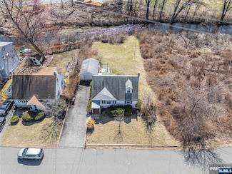 136 Catherine Ave, Mahwah, NJ 07430