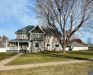 125 9th St SW, Le Mars, IA 51031