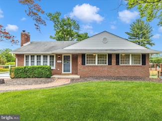 8921 N Westland Dr, Gaithersburg, MD 20877