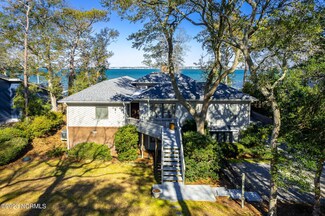 164 Oakleaf Dr, Atlantic Beach, NC 28512