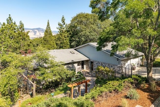 580 Weller Ln, Ashland, OR 97520