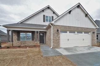 127 Whitner Dr, Hazel Green, AL 35750