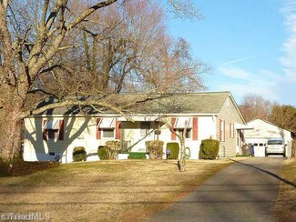 2715 Konnoak Dr, Winston Salem, NC 27127