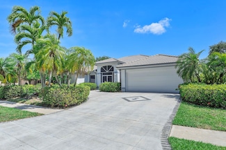 8564 Rolling Hills Blvd, Lake Worth, FL 33467