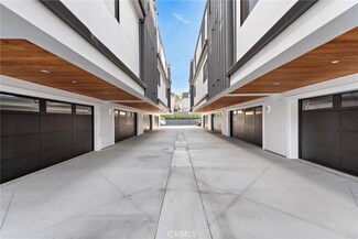 20462 Santa Ana Ave Unit B, Newport Beach, CA 92660