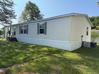 46 Boa Ln, Seabrook, NH 03874