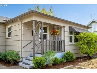 717 10th St, Springfield, OR 97477