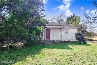 1106 Wayne Memorial Dr, Goldsboro, NC 27534